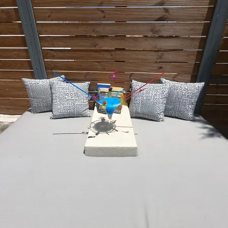 Hotel apartamentowy Paradise & Bar 4*