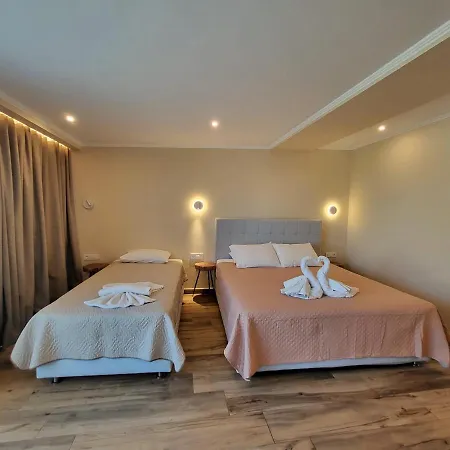 Aparthotel Paradise & Bar