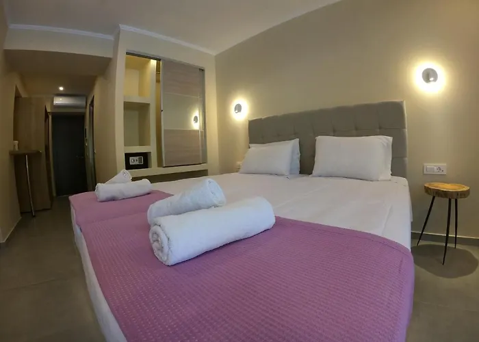Paradise Hotel&bar 4*