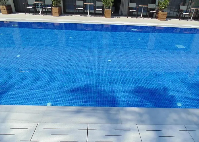 Apartahotel Paradise Hotel&bar