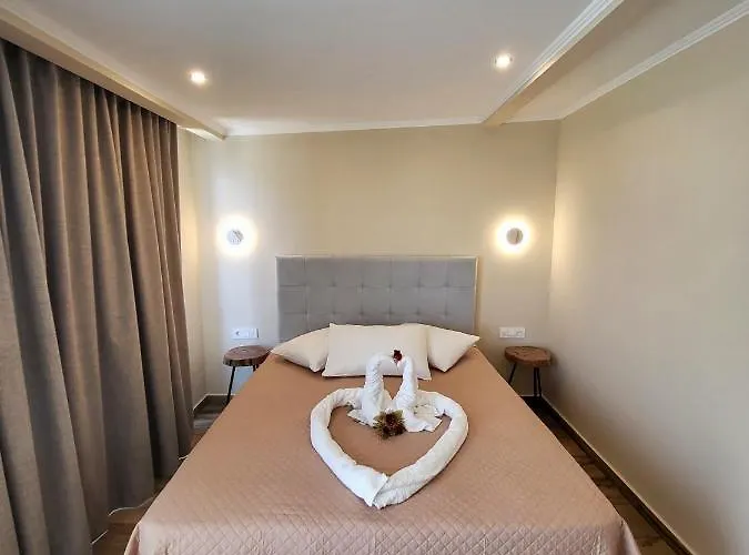 Apartahotel Paradise Hotel&bar 4*