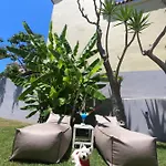 Paradise & Bar מלון דירות Plános