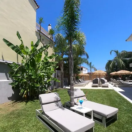 Paradise & Bar Aparthotel Plános