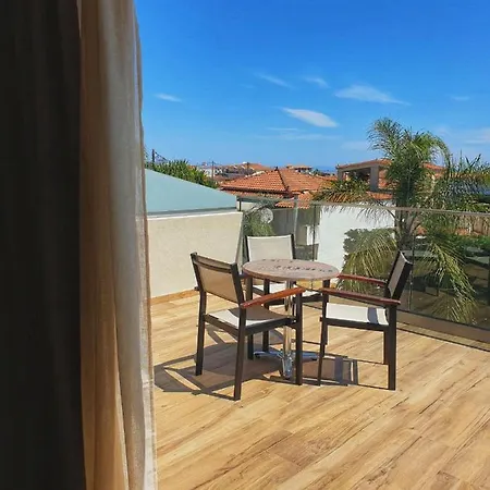 Apart-hotel Paradise & Bar 4*
