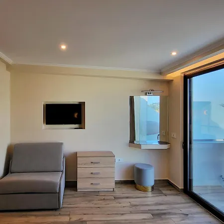 Paradise & Bar 3* Planos (Zakynthos)