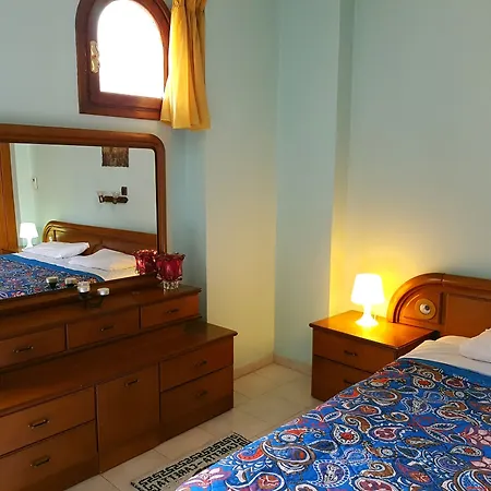 Apart-hotel Paradise & Bar 4*