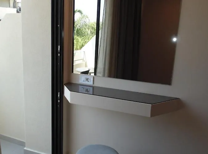 Paradise & Bar Lägenhetshotell